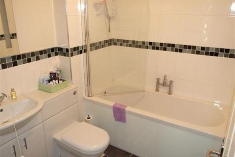 1 bedroom apartment to rent, Harlech Close, Durrington, Worthing BN13 3QS