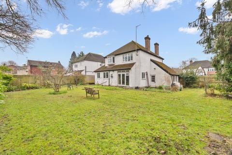 6 Upfield, Horley, RH6 7JZ