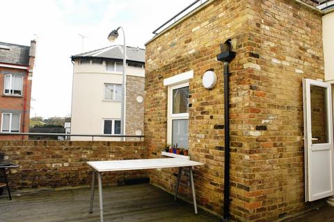 2 bedroom apartment to rent - London NW3