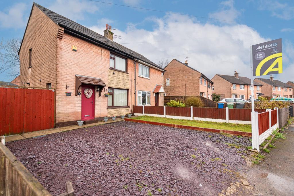 Wentworth Road, AshtonInMakerfield, WN4 2 bed semidetached house for