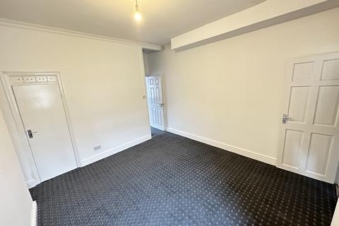 3 bedroom terraced house to rent - Abbey Hey Lane, Manchester, M18