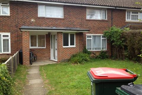 1 bedroom in a house share to rent, Crosspath, Crawley, West Sussex, RH10