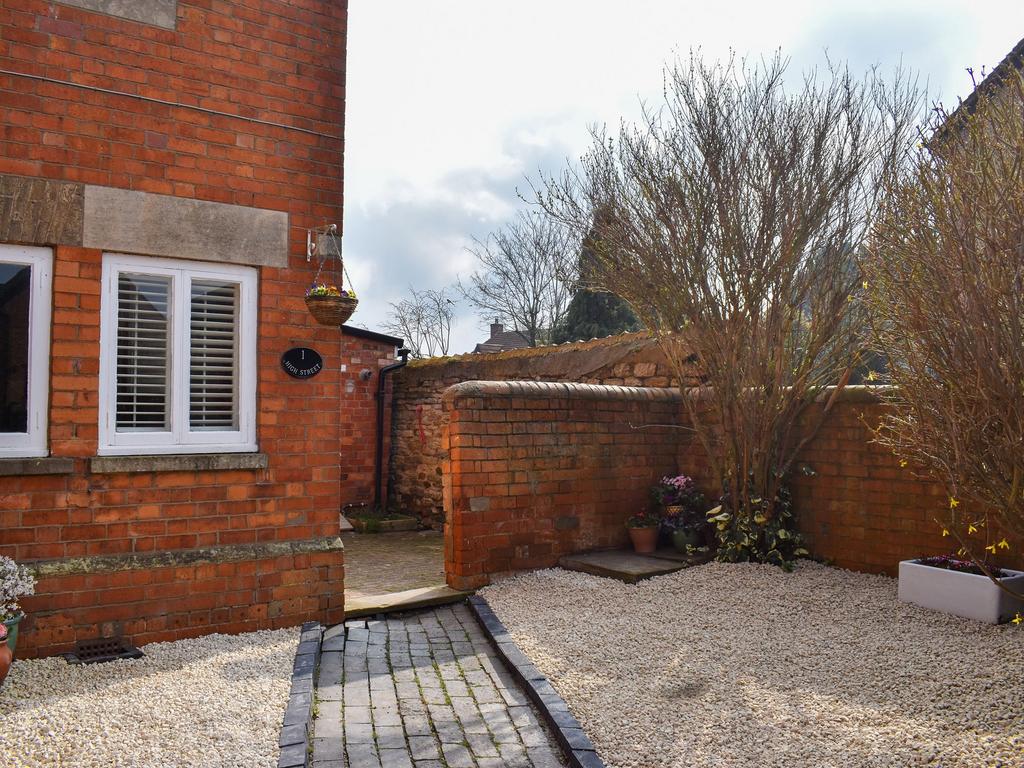 Front Courtyard Garden