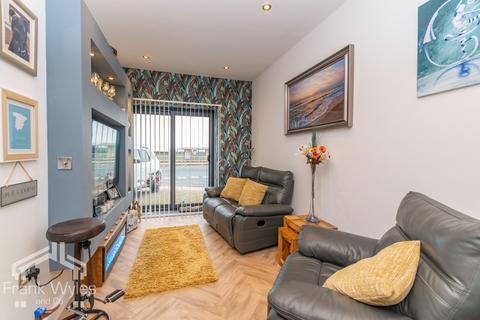 2 bedroom apartment for sale, Coastal Point, New South Promenade, Blackpool
