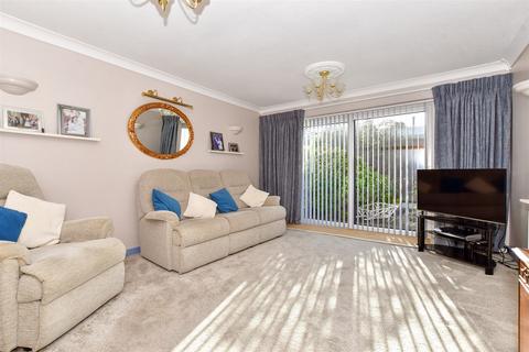 2 bedroom detached bungalow for sale - Tormore Park, Deal, Kent
