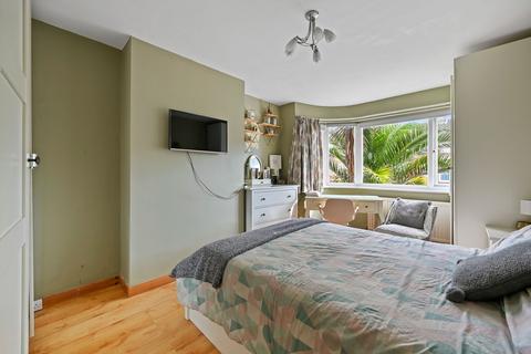 131 Culvers Avenue, Carshalton, SM5 2BA