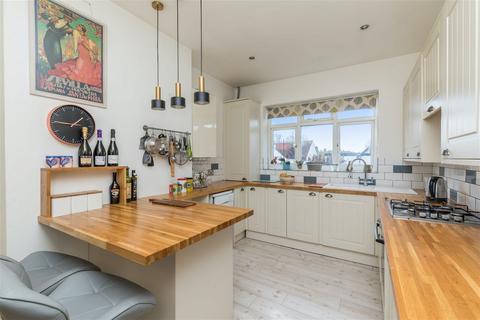 4 bedroom flat for sale, New Church Road, Hove, BN3 4FN