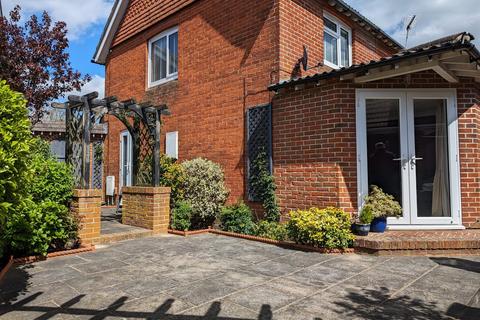 2 bedroom semi-detached house for sale, Rowlands Castle Road, Horndean, Waterlooville, Hampshire