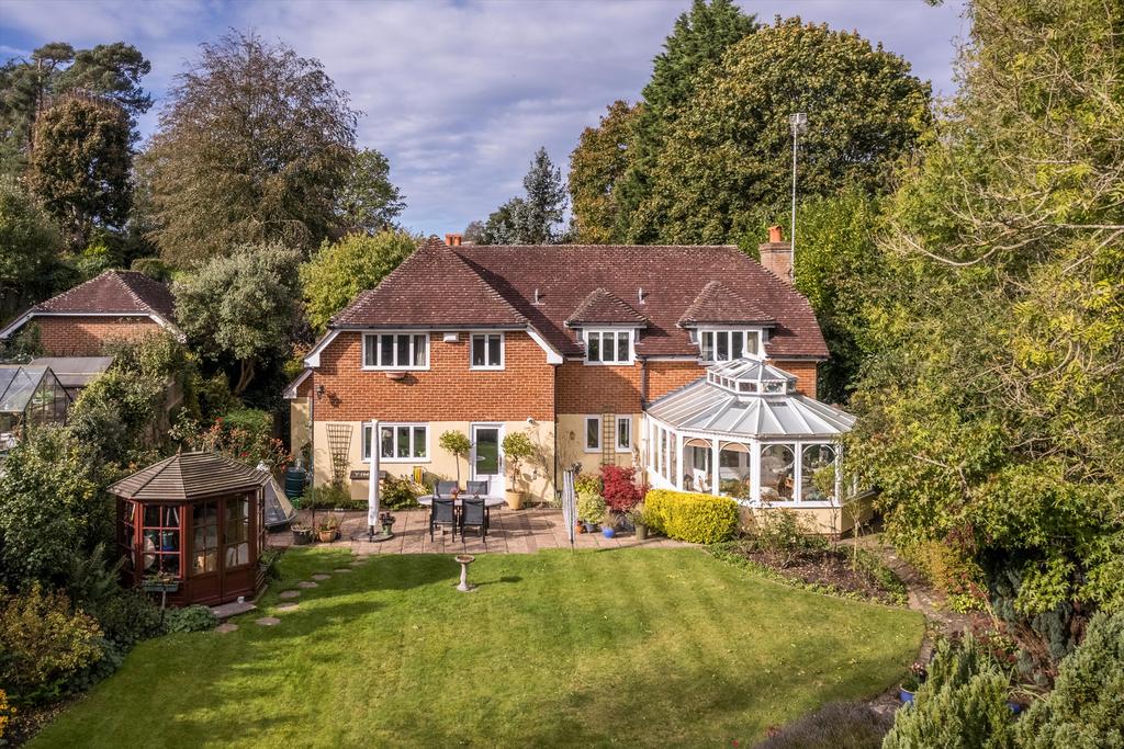Ashgrove Road, Sevenoaks, Kent, TN13 5 bed detached house for sale £