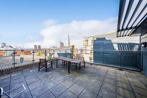 3 bedroom flat for sale, Maltby Street, London Bridge