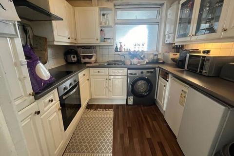 2 bedroom flat for sale - Lilliput Avenue, Northolt, Middlesex, UB5 5PX