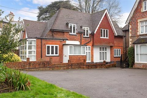 3 bedroom detached house for sale - Alma Road, Reigate, Surrey, RH2