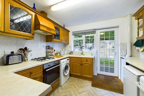 3 bedroom detached house to rent, Lower Stanley Road, High Wycombe HP12