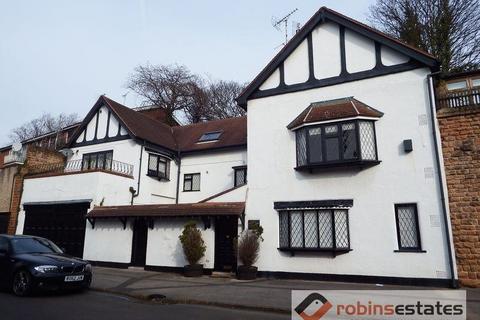 4 bedroom detached house to rent, Cavendish Crescent South, Nottingham, NG7 1ED