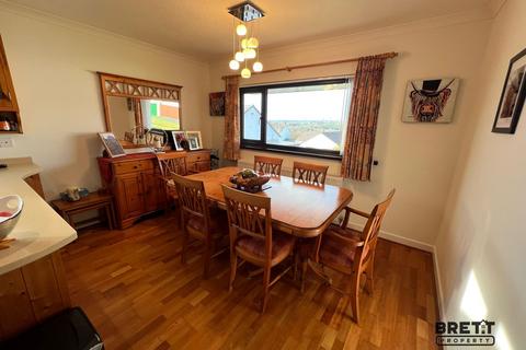 4 bedroom detached bungalow for sale, Pentle Close, Pentlepoir, Saundersfoot, Pembrokeshire. SA69 9BY