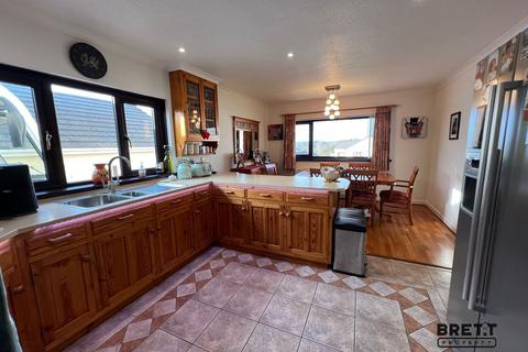 4 bedroom detached bungalow for sale, Pentle Close, Pentlepoir, Saundersfoot, Pembrokeshire. SA69 9BY
