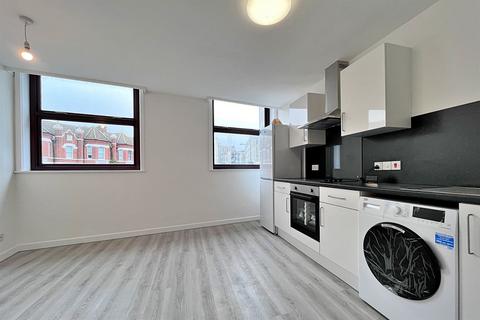 3 bedroom flat to rent, Bournemouth Centre