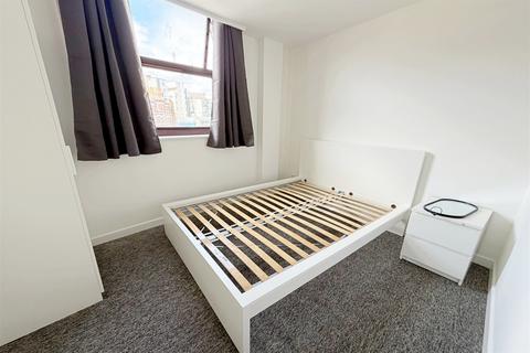 3 bedroom flat to rent, Bournemouth Centre