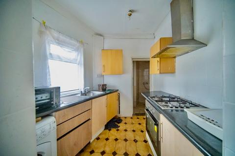 3 bedroom end of terrace house for sale, Craddock Street, Cardiff CF11