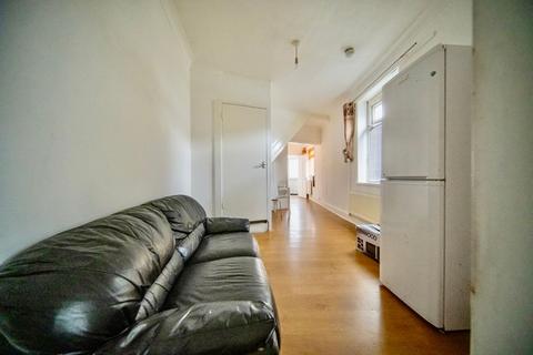 3 bedroom end of terrace house for sale, Craddock Street, Cardiff CF11