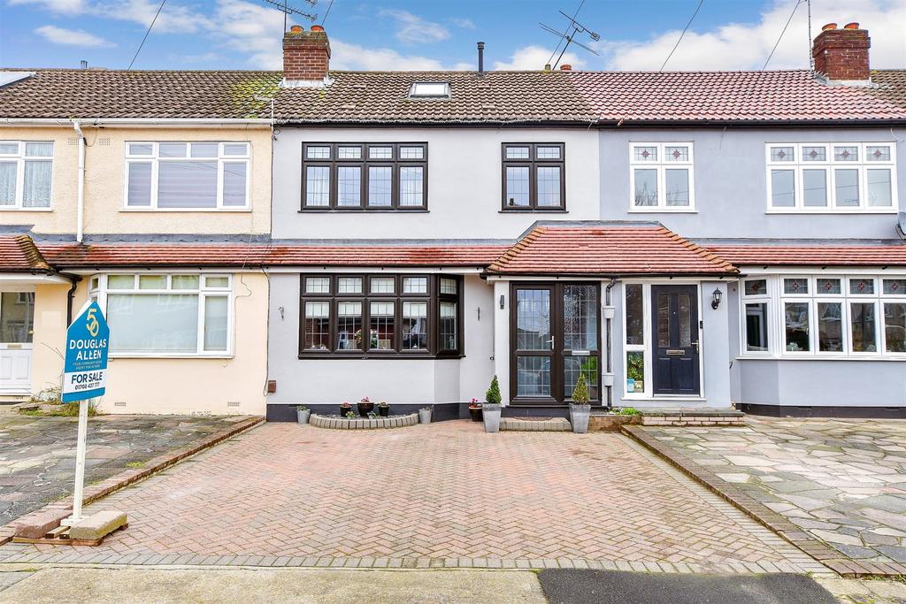 Clyde Crescent, Upminster, Essex 4 bed terraced house for sale £550,000
