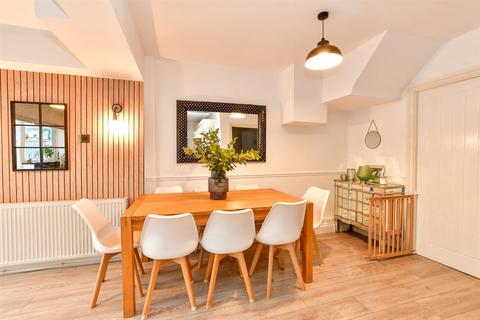 60 Clyde Crescent, Upminster, RM14 1SU