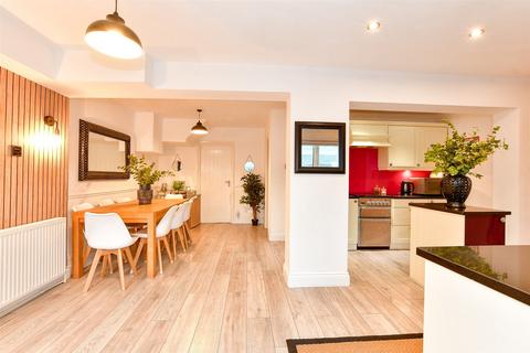 60 Clyde Crescent, Upminster, RM14 1SU