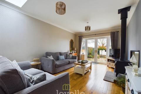241 Humberston Avenue, Humberston, Grimsby, DN36 4JA