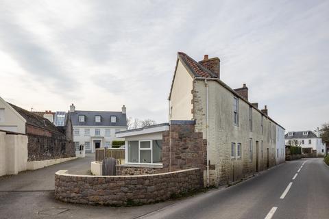 3 bedroom semi-detached house to rent, La Grande Route De Faldouet, St. Martin, Guernsey