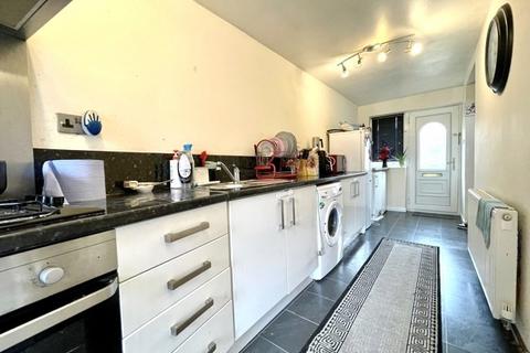 3 bedroom terraced house to rent, Tipton, DY4