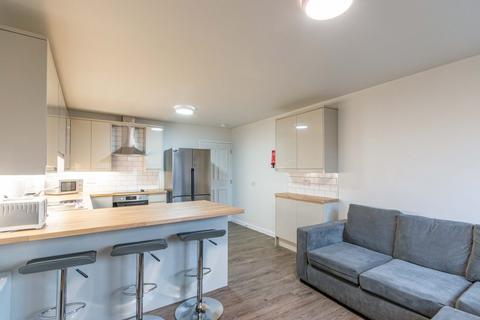 4 bedroom flat to rent - 1416L – West Bryson Road, Edinburgh, EH11 1EH