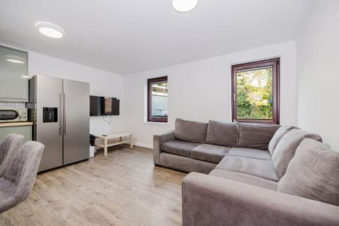 1403L West Bryson Road, Edinburgh, EH11 1EH