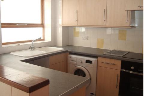 3 bedroom terraced house to rent - Mansell Drive, Newbury RG14