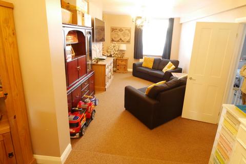 2 bedroom ground floor maisonette for sale, Monkton Street, Ryde, Isle Of Wight. PO33 2BB