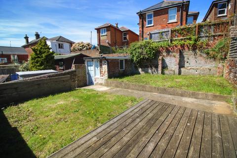 2 bedroom ground floor maisonette for sale, Monkton Street, Ryde, Isle Of Wight. PO33 2BB