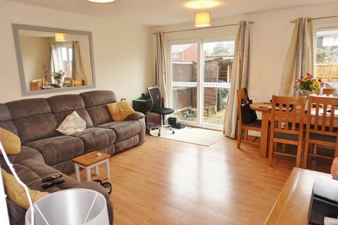 2 bedroom terraced house to rent - Waterloo Close, Newmarket