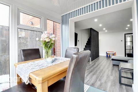 11 Ascot Grove, Basildon, SS14 1GG