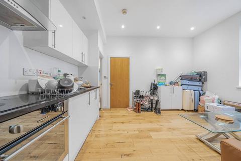 2 bedroom flat to rent - Upper Tachbrook Street, Victoria, London, SW1V
