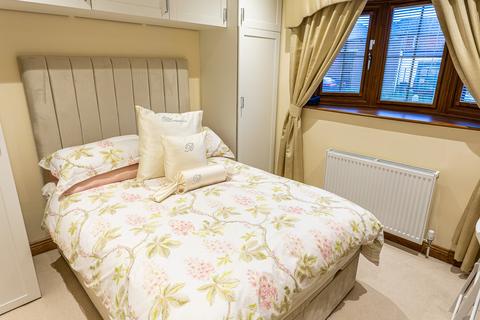 Pasadena Silver Street, Stainforth, Doncaster, DN7 5AJ