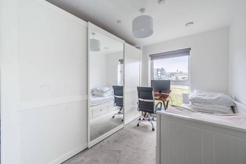 3 bedroom flat for sale, Colnebank Drive, Watford, WD18