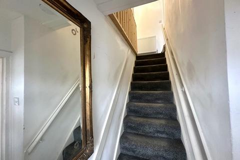 4 bedroom terraced house to rent - Birmingham, B29