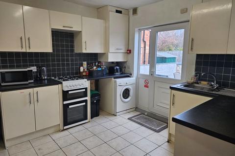 4 bedroom terraced house to rent, Knight Street, Worcester WR2