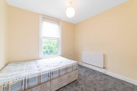 3 bedroom flat for sale, Sirdar Road, Hornsey, London, N22