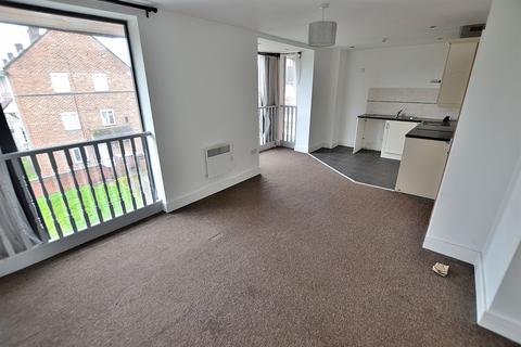 2 bedroom apartment for sale, Liana Gardens, Wolverhampton