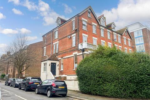 2 bedroom apartment for sale - Earls Avenue, Folkestone, Kent