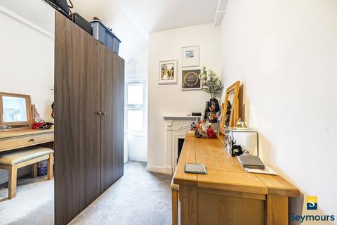 54 Ludlow Road, Guildford, GU2 7NW