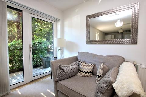 64 Elgin Gardens, Guildford, GU1 1UB