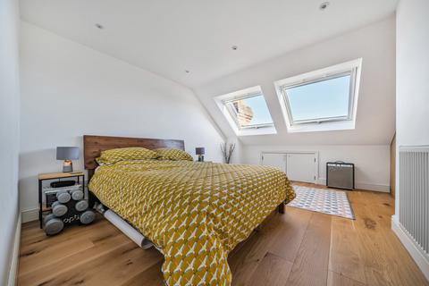 47 Agraria Road, Guildford, GU2 4LF