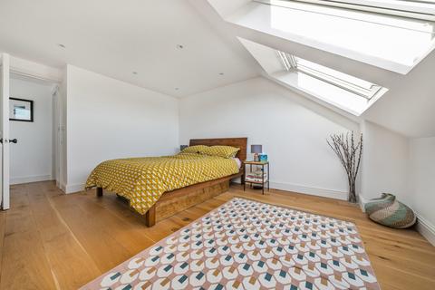 47 Agraria Road, Guildford, GU2 4LF