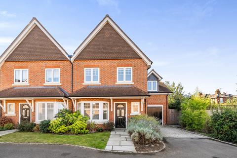 10 Alder Grove, Chilworth, Guildford, GU4 8FA